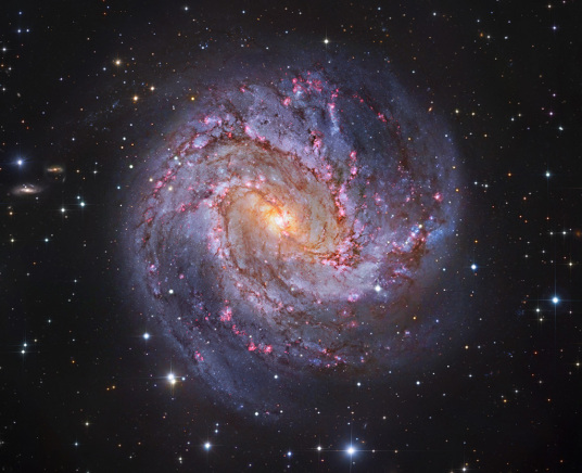 什么是M83（位于长蛇座的漩涡星系）