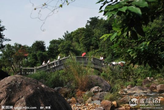 洪恩岩风景区