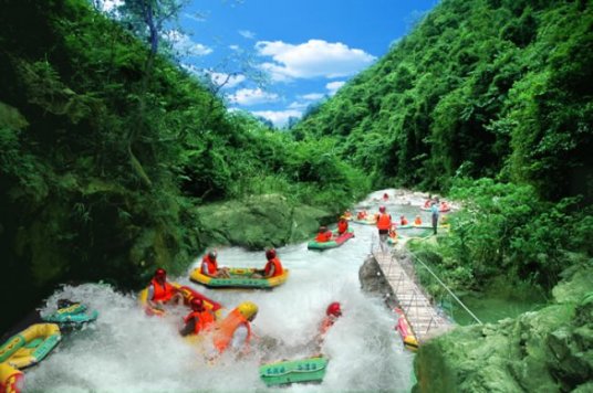 江门岑洞峡谷漂流旅游区