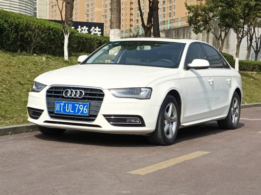 奥迪A4L 2013款 35 TFSI 自动技术型