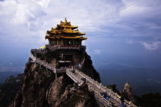 什么是老君山风景区