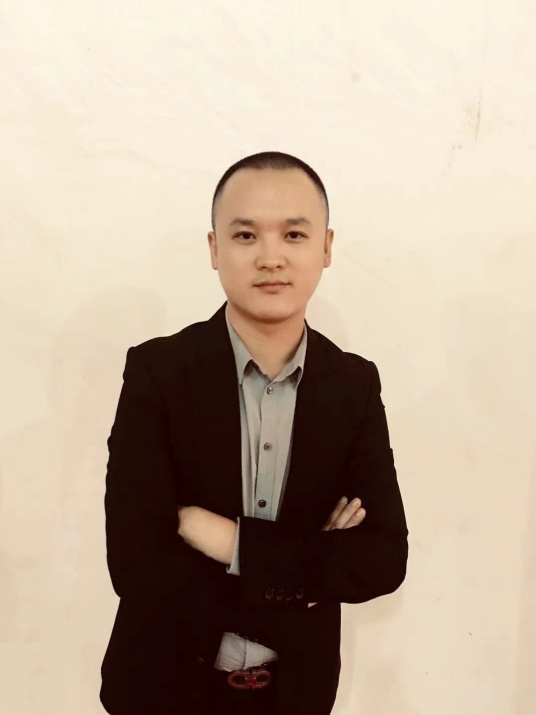 张晗（北京长弓文化传媒有限公司 CEO）