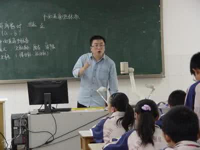 为什么要给中小学老师涨工资？