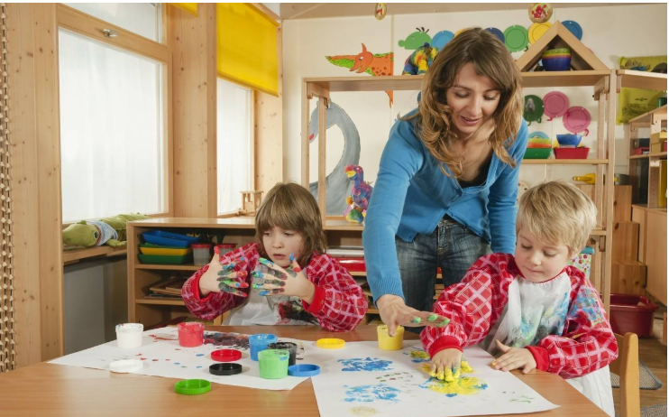 学生午托申请书 妹妹上初二，因离家较远，向学校申请午托，请问午托申请书怎么写