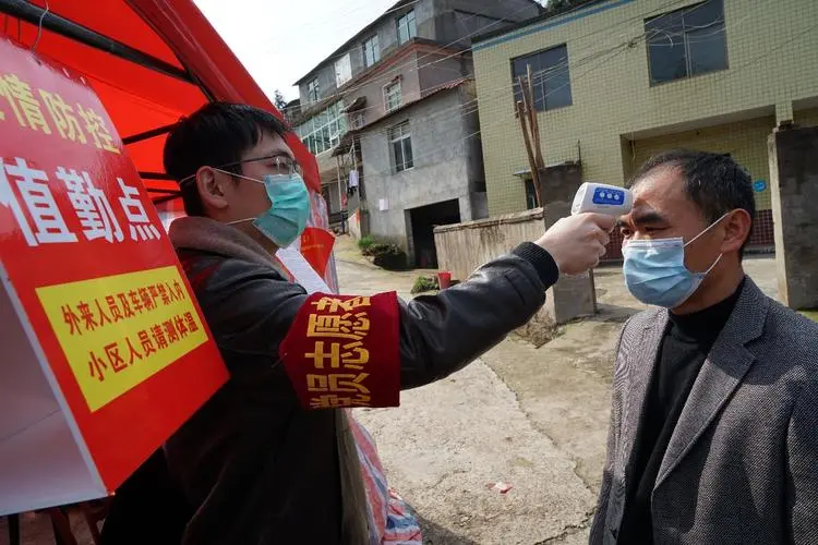 深圳一男子核酸检测阳性后谎报行程，我们该如何加强防疫意识？