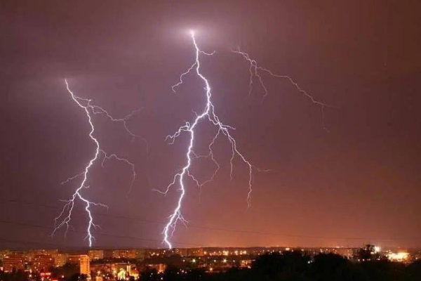 雷阵雨什么意思