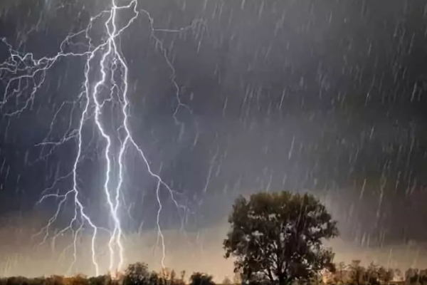 雷阵雨什么意思